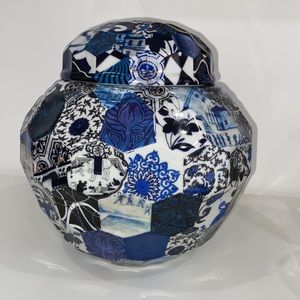 Vintage Fabienne Jouvin Vase. Rare Ceramics peint a la main en Chine. 36x62cm